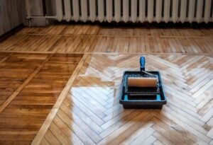 Cómo cuidar y mantener pisos de madera barnizados 2 Cómo cuidar y mantener pisos de madera barnizados (3)